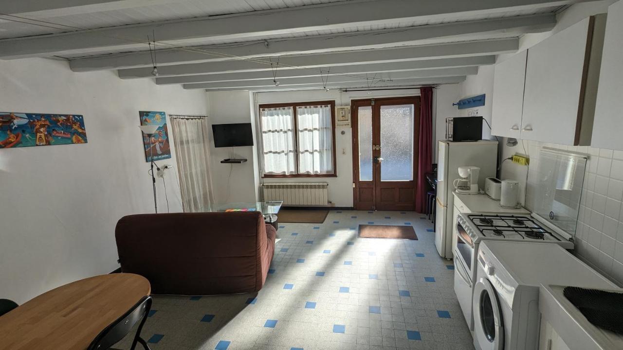 Escale Du Chateau De Promery 1389 アヌシー エクステリア 写真